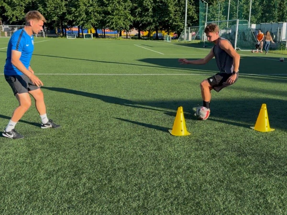 Pavel working one-on-one with a player